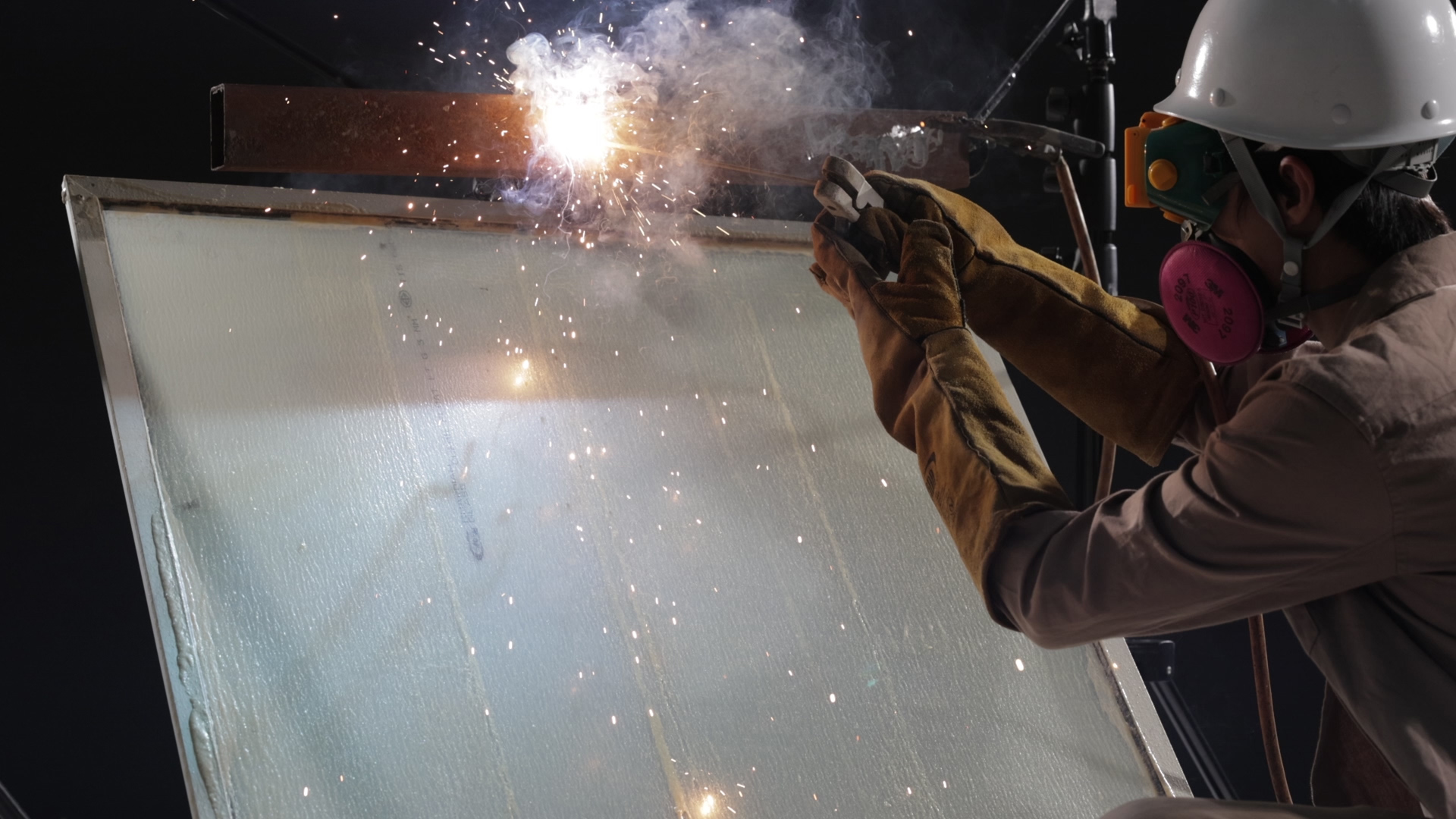 AR1A0002.00_02_15_46.Still007